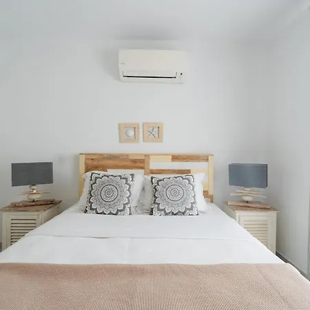 Orea Beachfront By Mykonos Mood * カラファティス