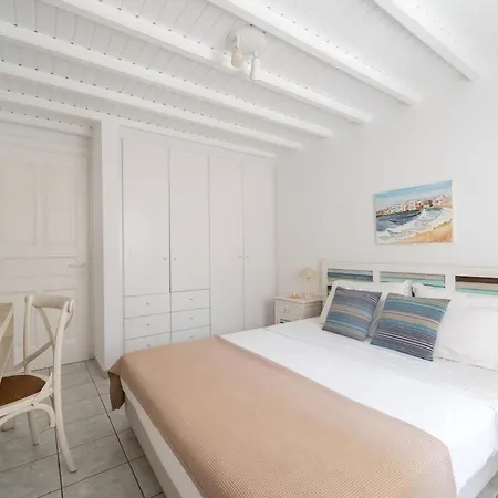 빌라 Orea Beachfront By Mykonos Mood