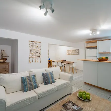 빌라 Orea Beachfront By Mykonos Mood